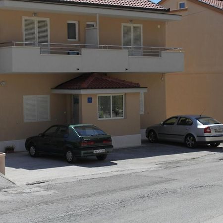 Apartments With A Parking Space Makarska - 6850 Exterior foto