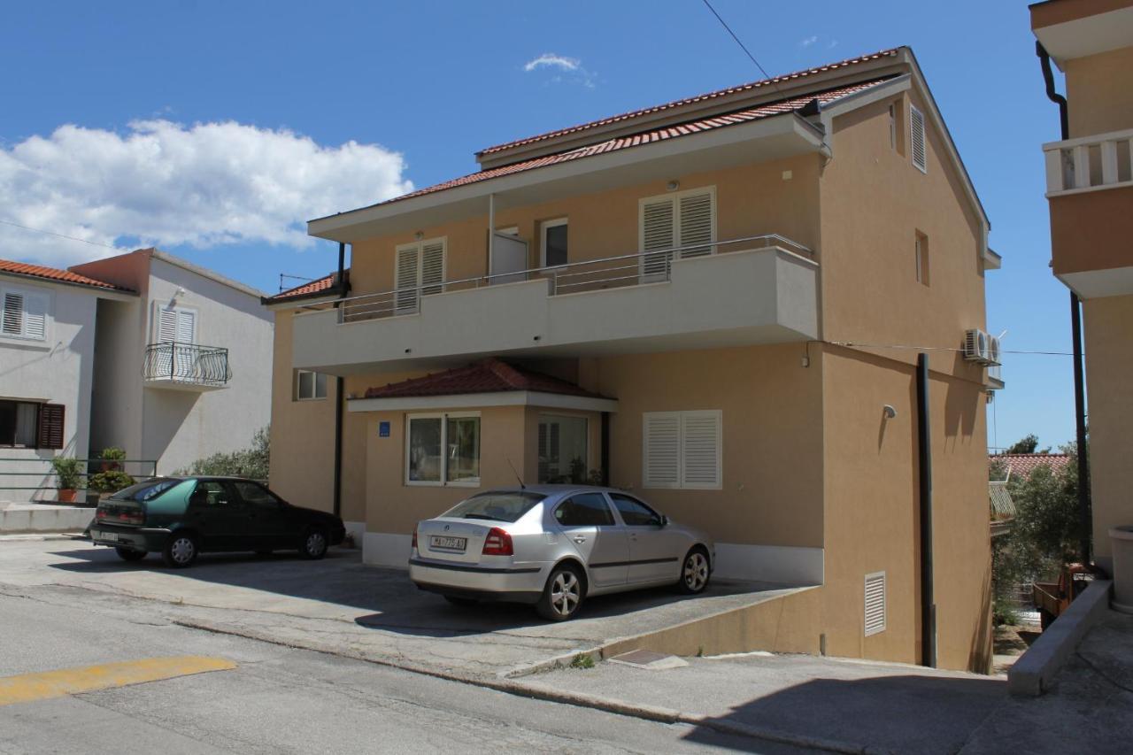 Apartments With A Parking Space Makarska - 6850 Exterior foto